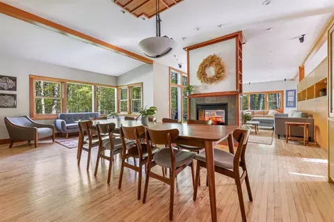 Dining - 6800 Harbert, Harbert, MI 49115 photo 1 of 4