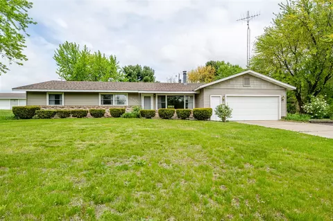 5575 Meadowbrook, Eau Claire, MI 49111