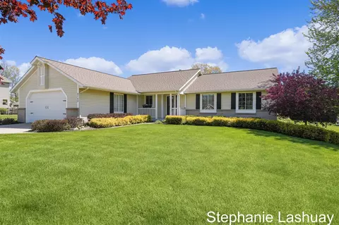 8740 Pleasant Mdws, Rockford, MI 49341