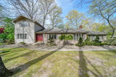 216 Wickenham, Spring Arbor, MI 49283