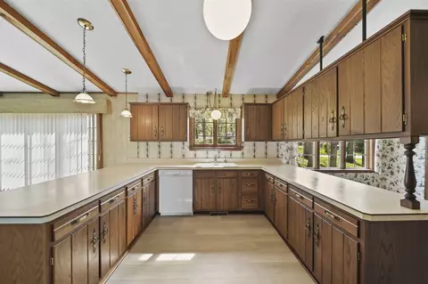 216 Wickenham, Spring Arbor, MI 49283 photo 18