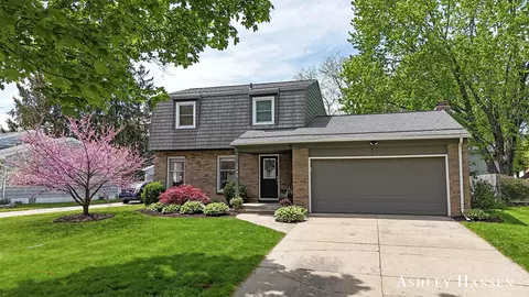 1045 N Hampton, Grand Rapids, MI 49505