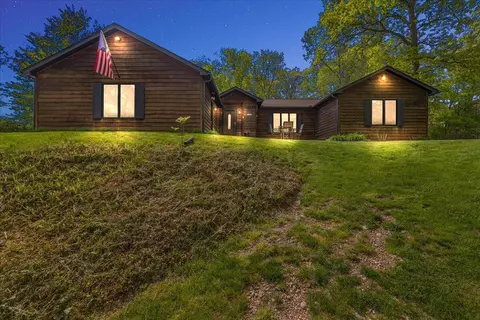3455 Yarney, Waterford, MI 48329