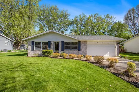 2151 Brown School, Saint Joseph, MI 49085