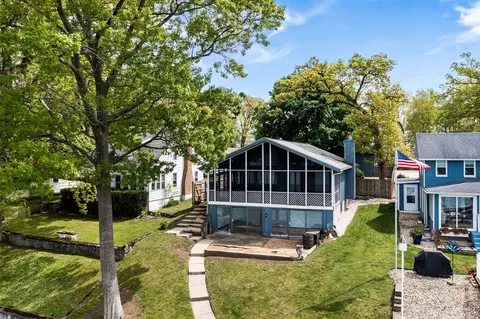 23542 S S Shr, Edwardsburg, MI 49112