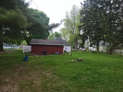116 Forrest, Edmore, MI 48829 photo 2