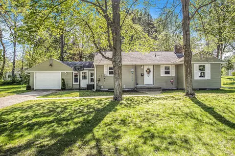 158 Lacey, Battle Creek, MI 49037