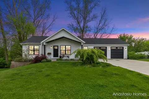 764 Marway, Comstock Park, MI 49321