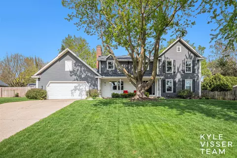 3556 Apple Hl, Ada, MI 49301