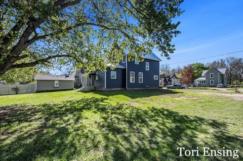 702 Morton, Belding, MI 48809 photo 3