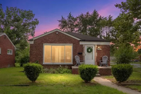 21461 Westhampton, Oak Park, MI 48237