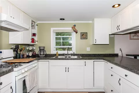 12886 Sycamore Pt, Plainwell, MI 49080 photo 16