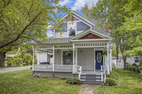 308 E Chart, Plainwell, MI 49080