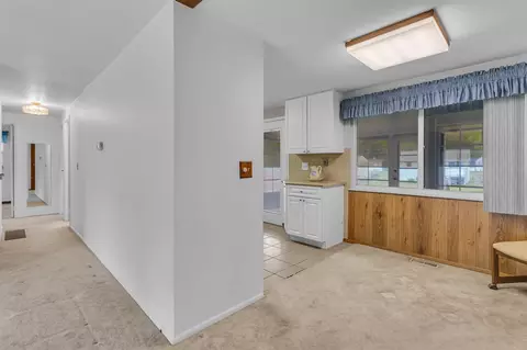 3942 Viking, Jackson, MI 49201 photo 10
