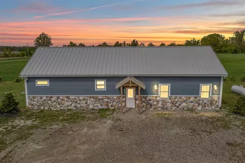 8210 Burt, Pittsford, MI 49271