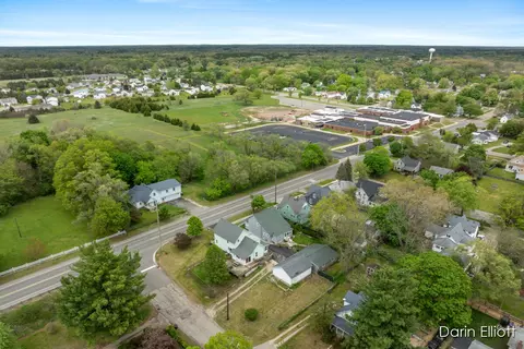 321 W Ellis, Belding, MI 48809 photo 2