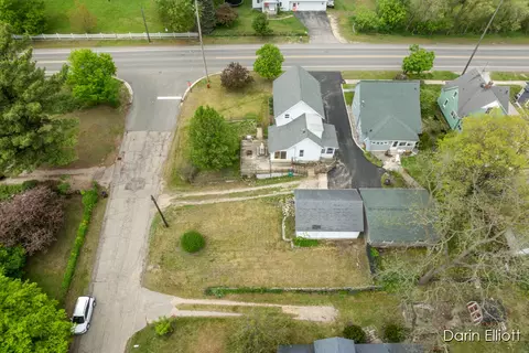 321 W Ellis, Belding, MI 48809 photo 4