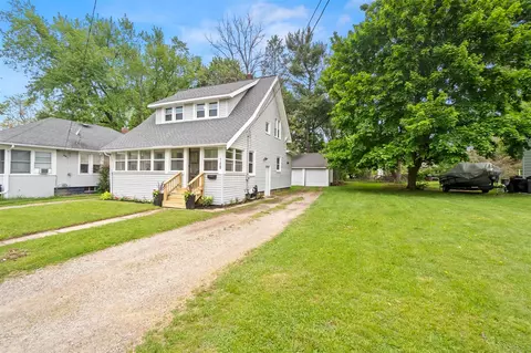 148 Avondale, Jackson, MI 49203