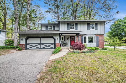 1283 Mapleview, Kentwood, MI 49508