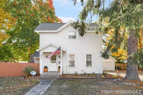 836 Phoenix, South Haven, MI 49090