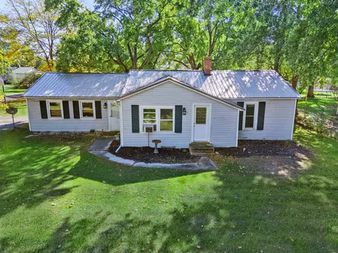 434 Walnut, Howard City, MI 49329