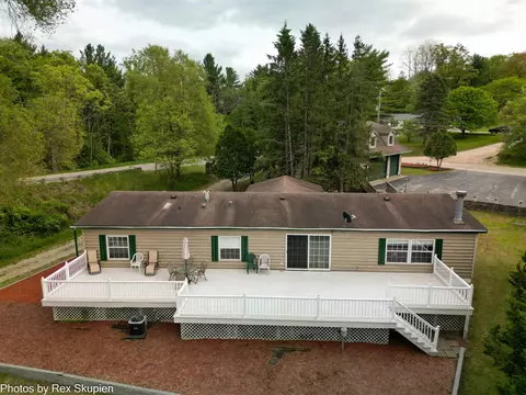 5705 Centerline, Newaygo, MI 49337