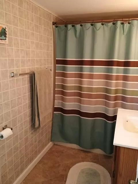 Bath - 947 E 88th, Newaygo, MI 49337 photo 1 of 1