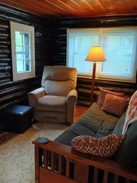 Living - 947 E 88th, Newaygo, MI 49337 photo 2 of 2