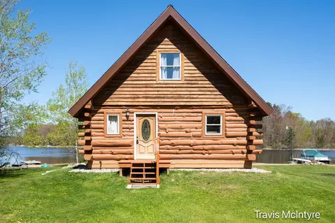 114 Horseshoe, Leroy, MI 49655