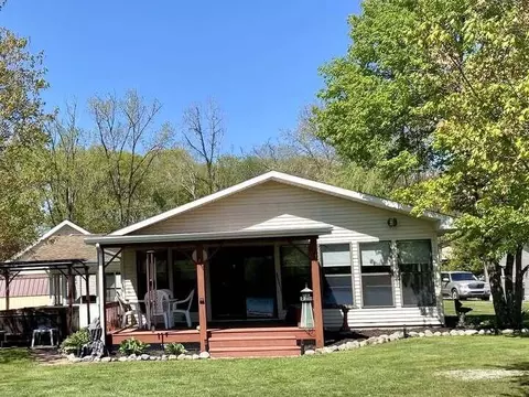 3269 Lake, Hillsdale, MI 49242