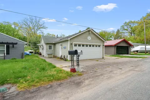 50761 W Bay, Dowagiac, MI 49047