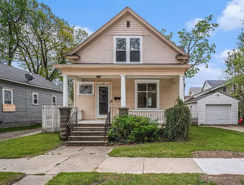87 Monroe, Muskegon, MI 49440