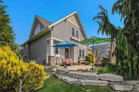 7251 E Bch, South Haven, MI 49090