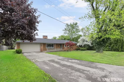 3628 Cordes, Comstock Park, MI 49321