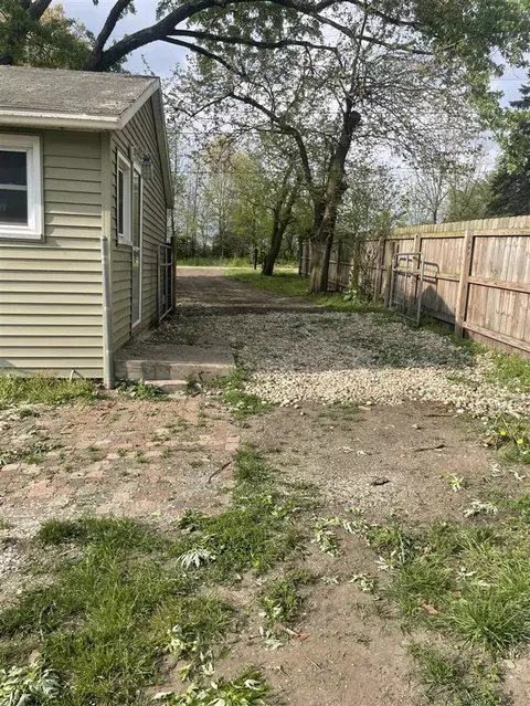 Exterior - 2806 Beebe, Niles, MI 49120 photo 4 of 6