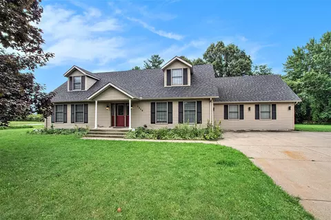 3316 W Lemon Crk, Bridgman, MI 49106