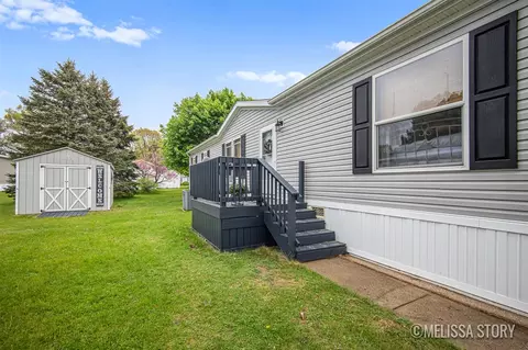 7432 Old Hickory, Belmont, MI 49306
