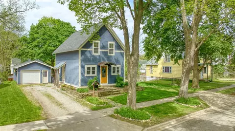 215 Washington, Chelsea, MI 48118