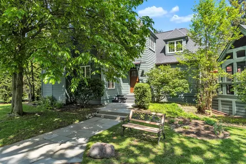 2462 N Dixboro, Ann Arbor, MI 48105