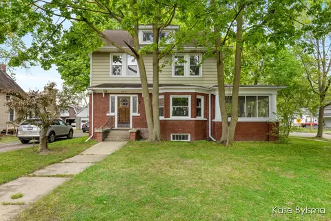 237 Emmons, Caledonia, MI 49316