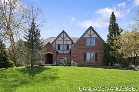 2429 Shears Xing, Grand Rapids, MI 49525