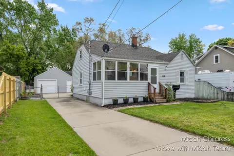4618 Pinehurst, Grand Rapids, MI 49548