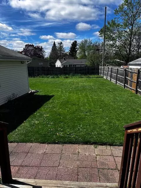 Exterior - 921 Mitchell, Lansing, MI 48917 photo 5 of 7