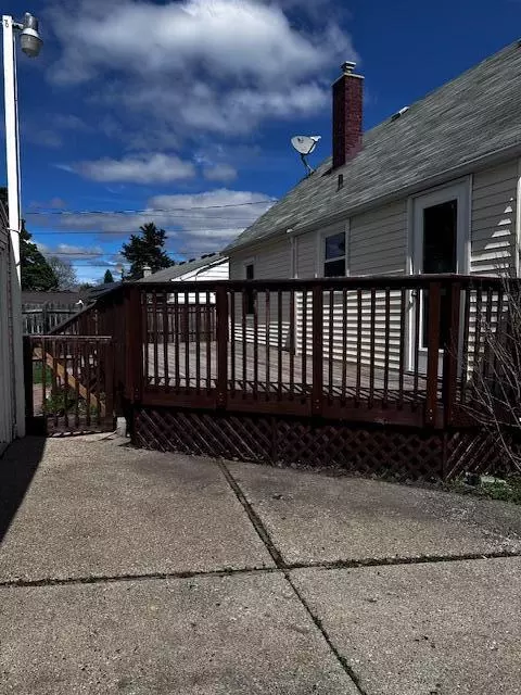 Exterior - 921 Mitchell, Lansing, MI 48917 photo 6 of 7