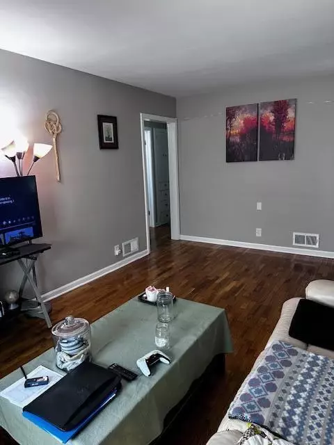Living - 921 Mitchell, Lansing, MI 48917 photo 1 of 1
