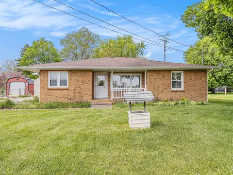 216 S Matteson Lk, Bronson, MI 49028