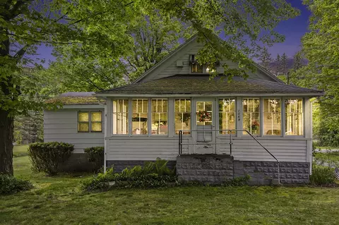1069 E Michigan, Paw Paw, MI 49079