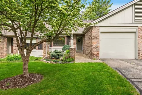 74 Skyline, Grand Rapids, MI 49504