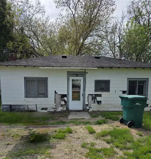 120 2nd, Ionia, MI 48846