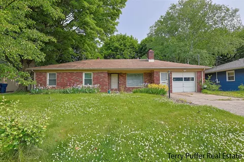 3904 Canterbury, Kalamazoo, MI 49006